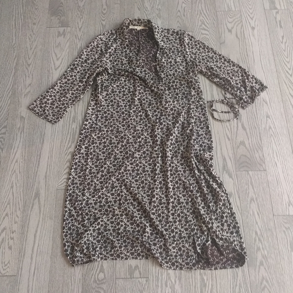 Beautiful dress by Studio🌸🌼🍀 - Picture 6 of 16